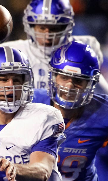 Air Force goes to the air to thwart Boise State, 37-30